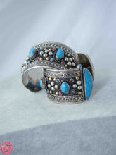 Cargar imagen en el visor de la galería, BRAZALETE KUCHI CON PIEDRAS DE UN COLOR - varios colores