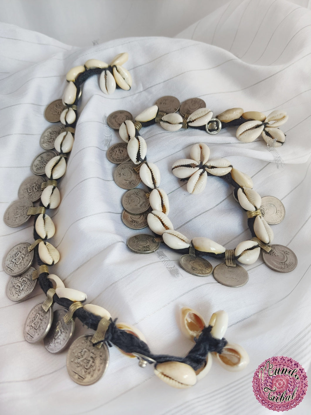 TOBILLERA AFGANA DE CONCHITAS Y MONEDAS